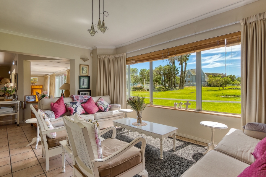 To Let 6 Bedroom Property for Rent in Greenways Golf Estate Western Cape
